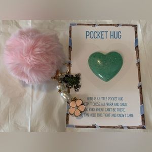 Pocket Hug & Keychain bundle